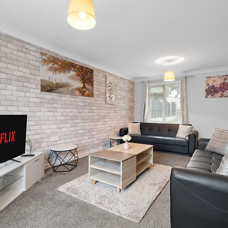 A Charming 3 Bed Home Next To Nec And Birmingham International Airport Marston Green Exteriör bild