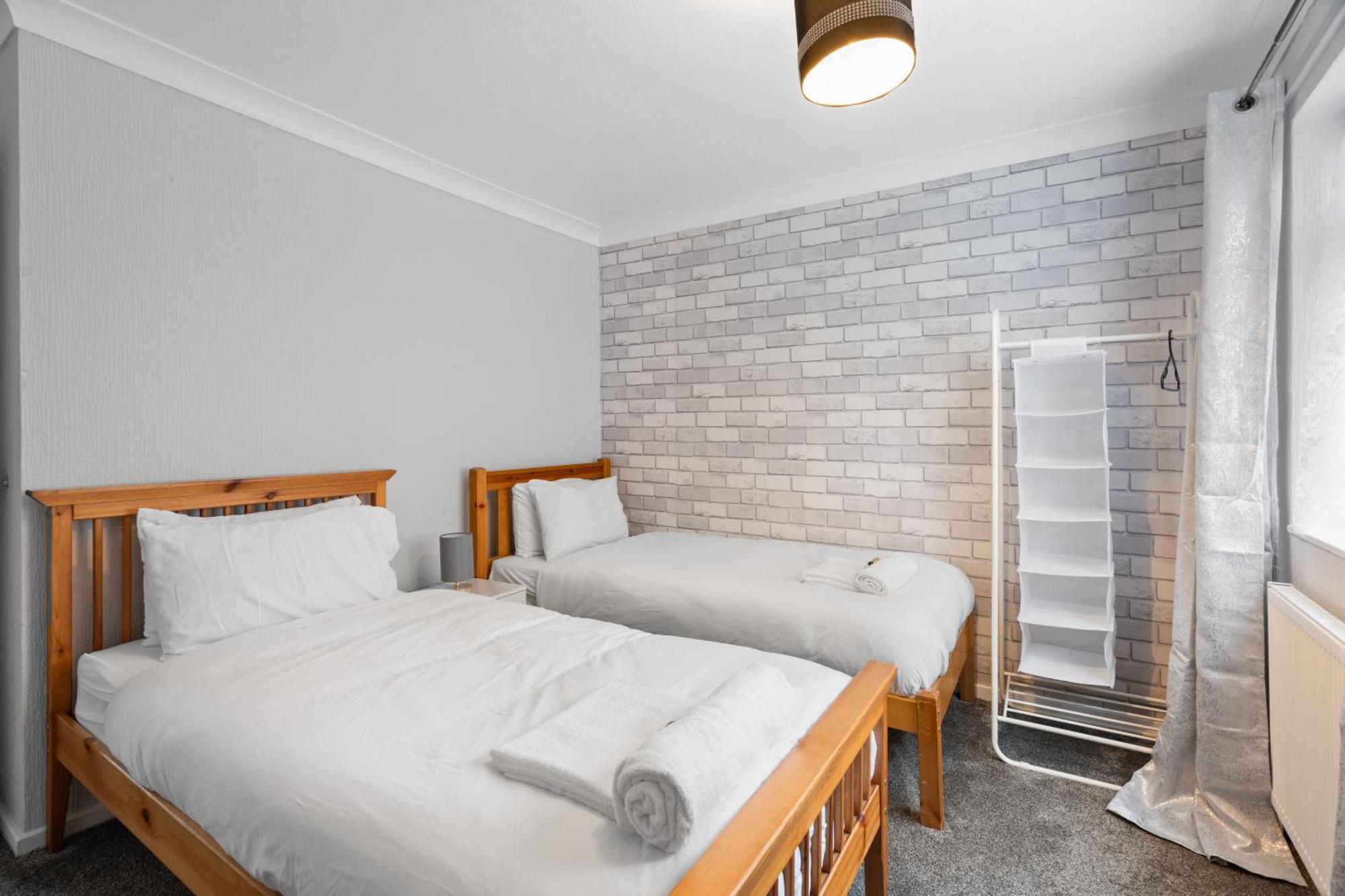 A Charming 3 Bed Home Next To Nec And Birmingham International Airport Marston Green Exteriör bild