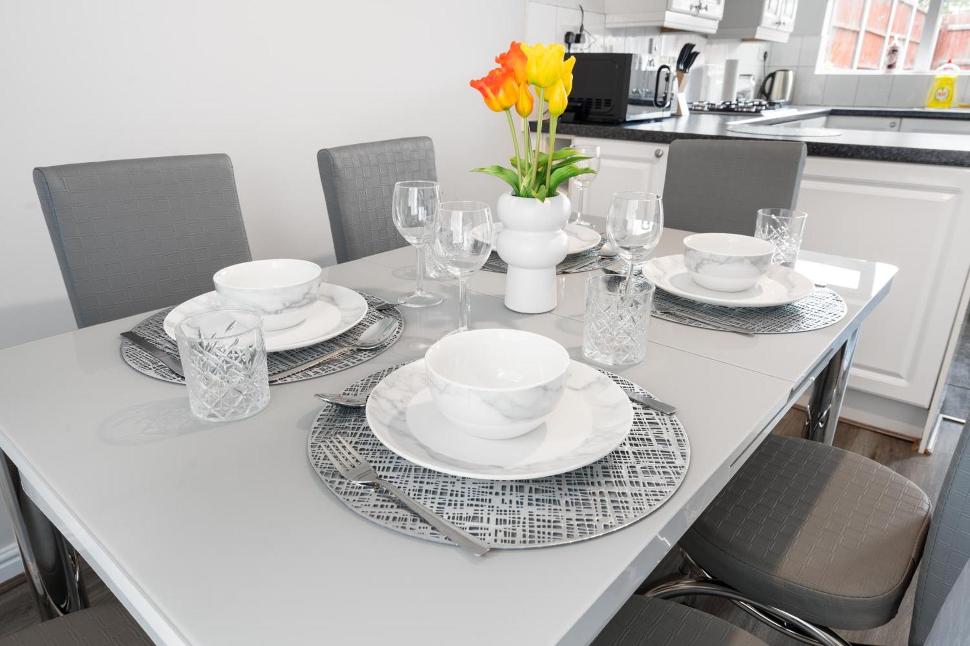 A Charming 3 Bed Home Next To Nec And Birmingham International Airport Marston Green Exteriör bild
