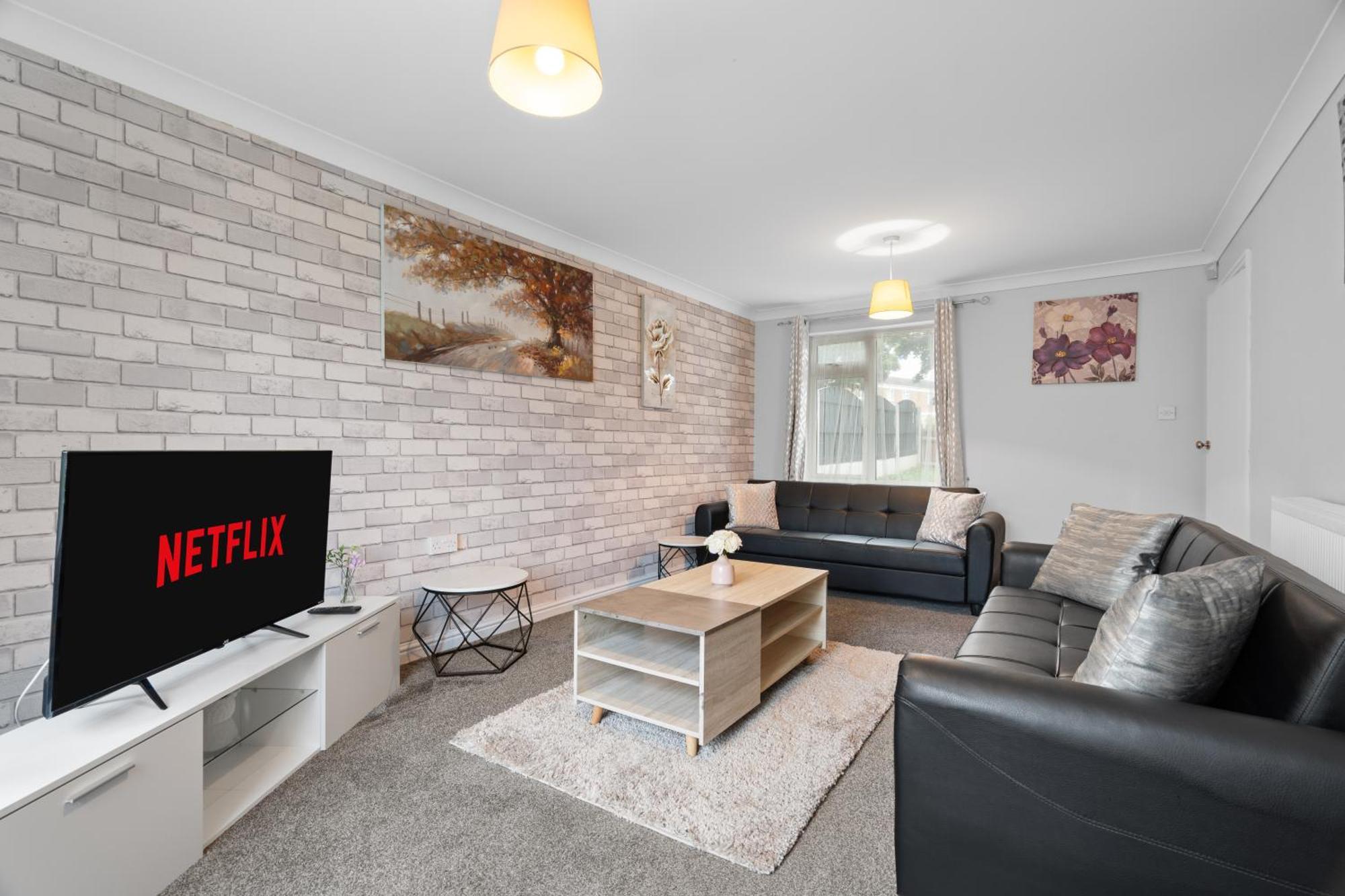 A Charming 3 Bed Home Next To Nec And Birmingham International Airport Marston Green Exteriör bild